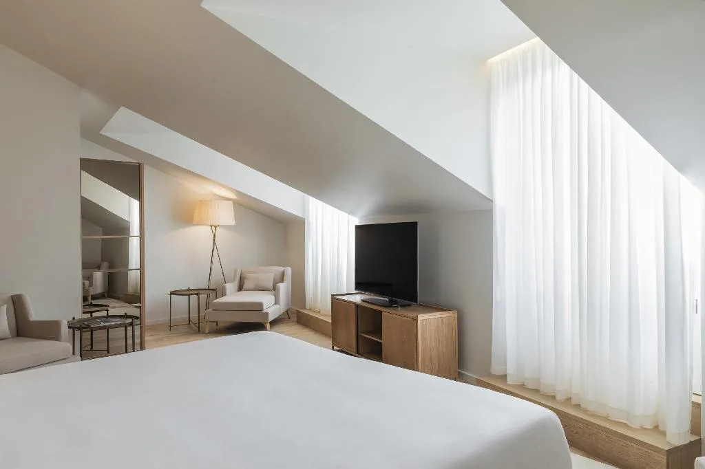 SUITE KING SIZE BED Room, Vignette Collection  Casa da Companhia, Porto