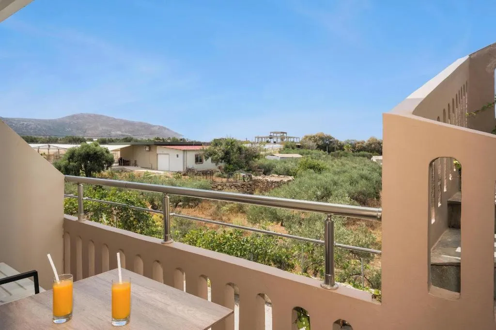 Room, Petritos Rooms And Studios, Crete