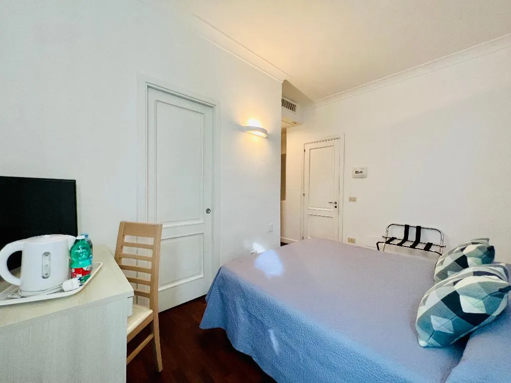 DOUBLE ECONOMY Room, Villa Sorrento Resort, Naples