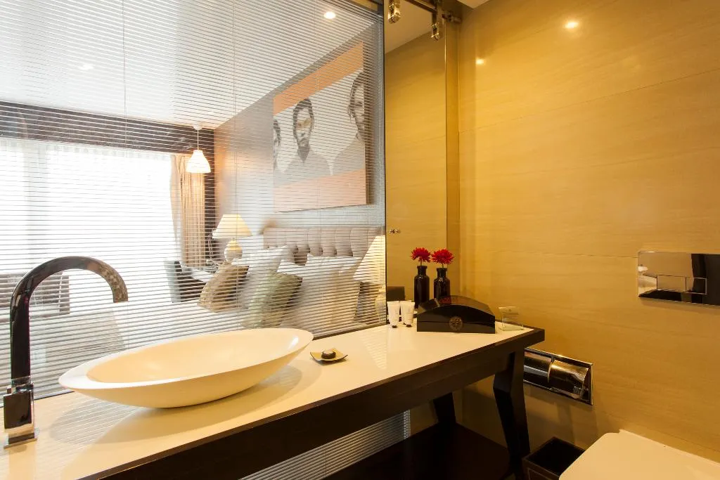 QUADRUPLE LUXURY Room, Quentin Berlin Hotel, Berlin