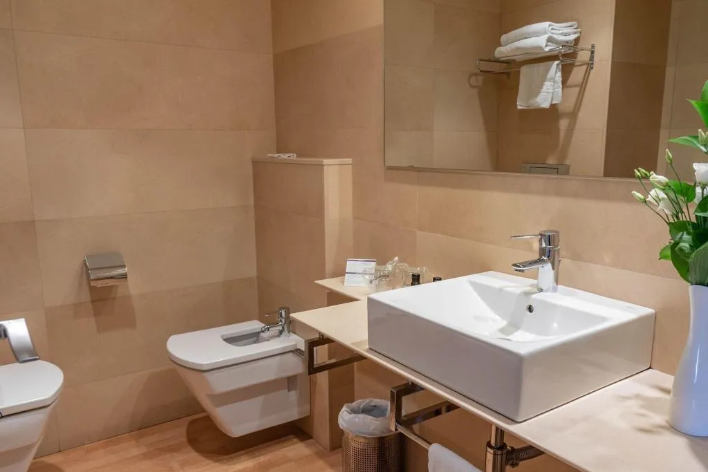 Room, J. Balmes, Costa Brava