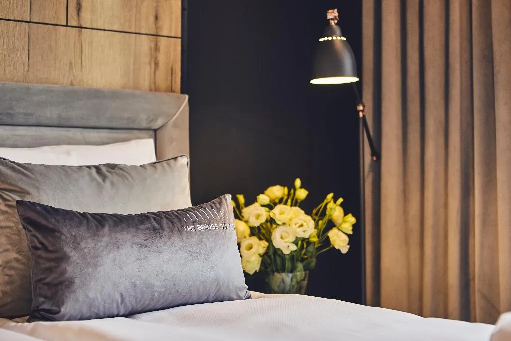 DOUBLE SUPERIOR Room, The Bridge Suites, Krakow