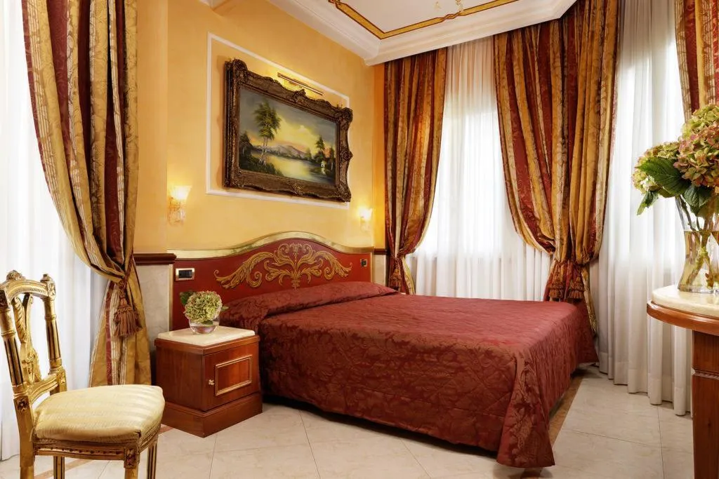 DOUBLE WITH DOUBLE BED Room, Clarion Collection Hotel Principessa Isabella, Rome