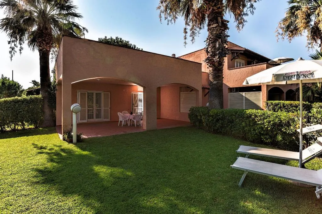 APARTMENT CAPACITY 4 Room, Portorosa Residence, Catania