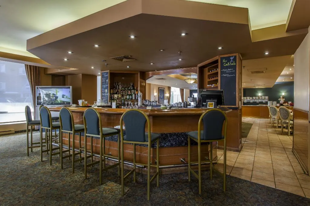 Bar, Le Nouvel Hotel, Montreal, Quebec