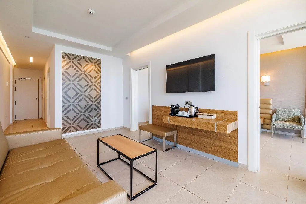 JUNIOR SUITE SEA VIEW CAPACITY 3 Room, Torre del Mar Ibiza, Ibiza