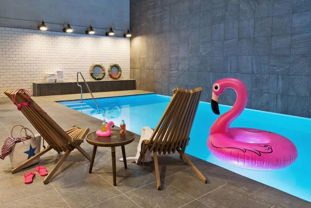 Pool, Moxy Amsterdam Houthavens, Amsterdam