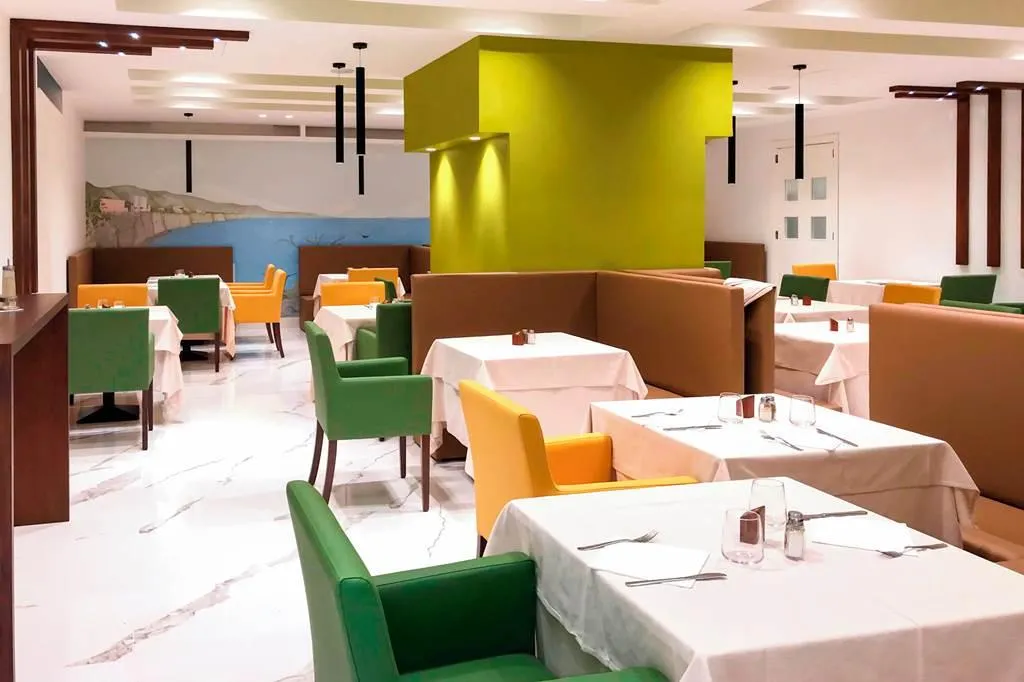 Restaurant, Club Sorrento, Naples
