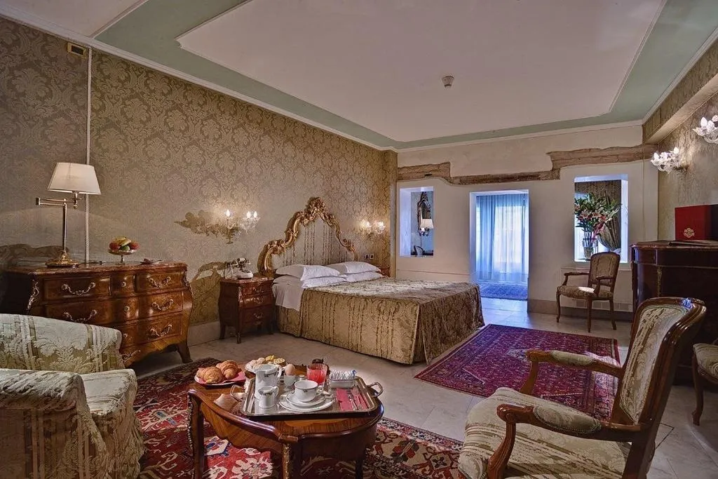 Room, Hotel Al Ponte Antico, Venice