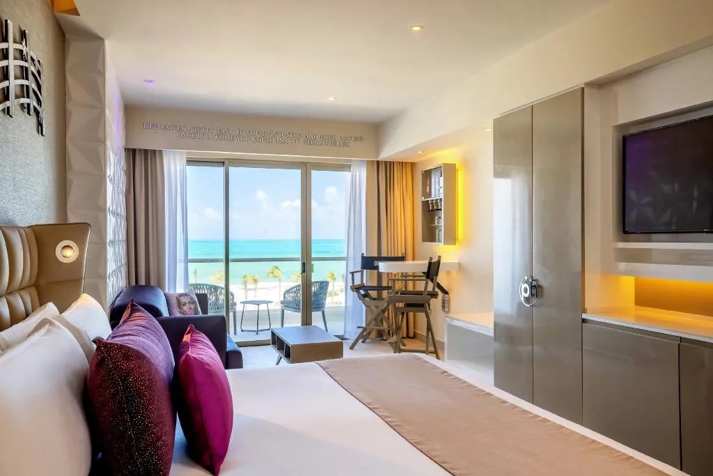 JUNIOR SUITE OCEAN VIEW Room, Planet Hollywood Cancun by Royalton, Cancun Area