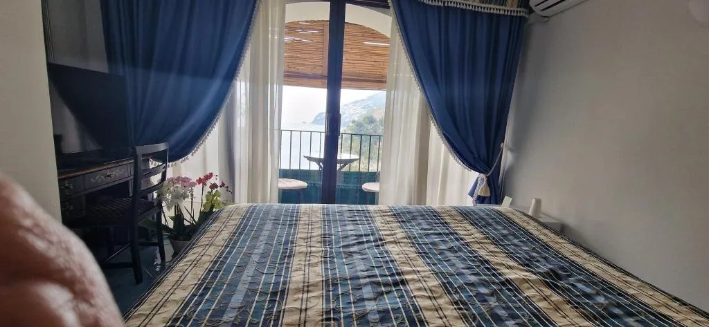 DOUBLE CLASSIC SEA VIEW Room, La Conca Azzurra, Naples