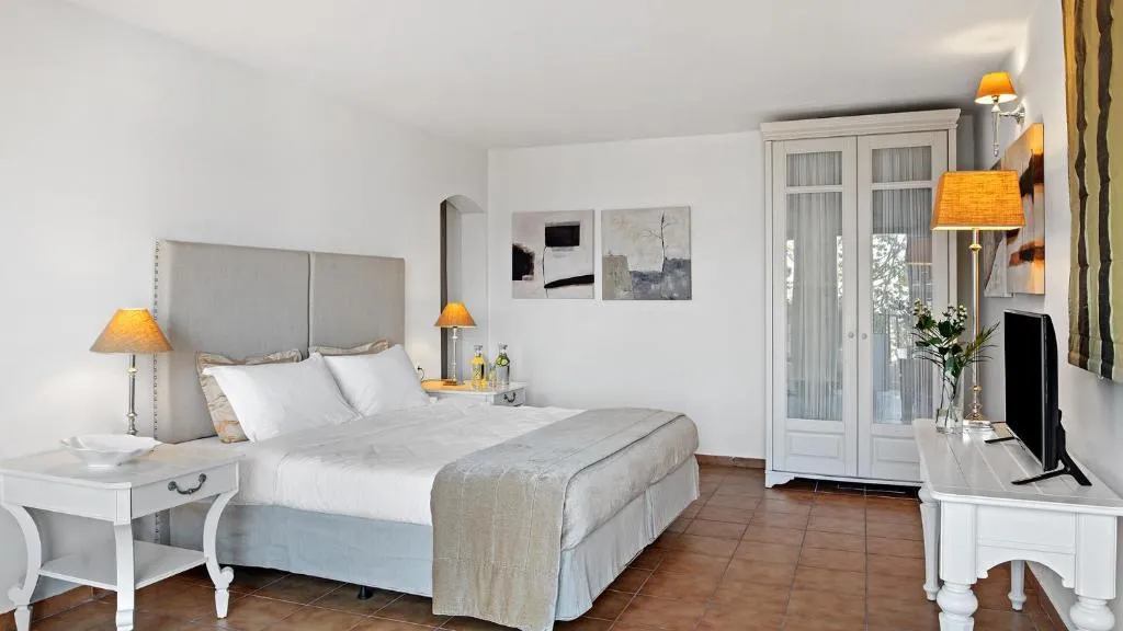 JUNIOR SUITE GARDEN VIEW Room, Aegean Suites, Skiathos