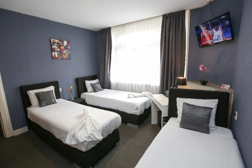 TRIPLE STANDARD Room, Hotel Flipper Amsterdam, Amsterdam