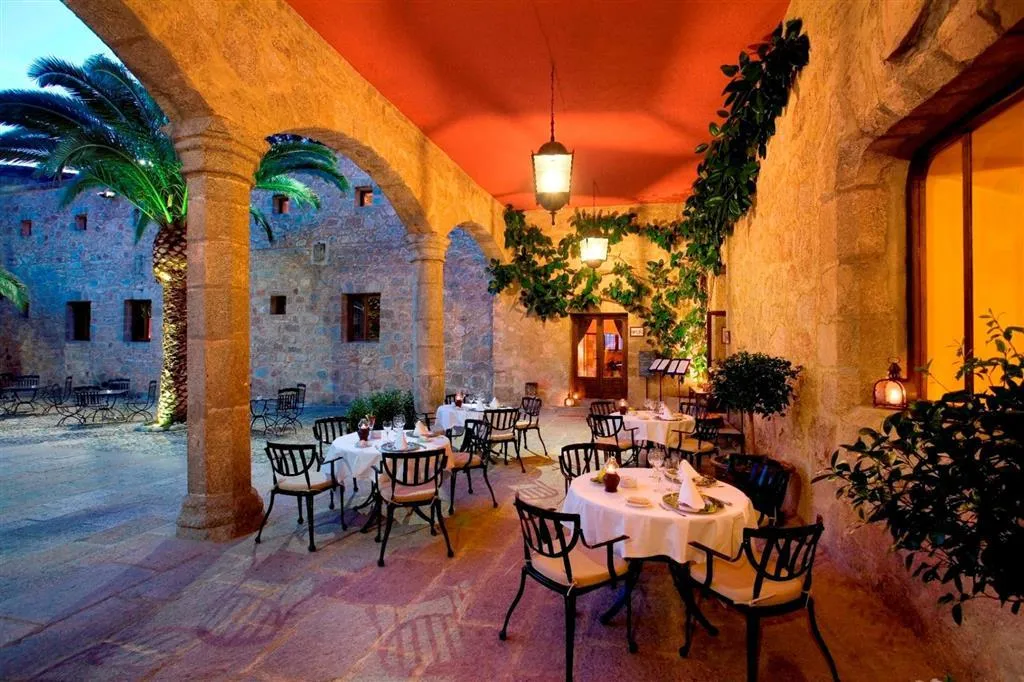 Terrace, Parador de Jarandilla de la Vera, Madrid