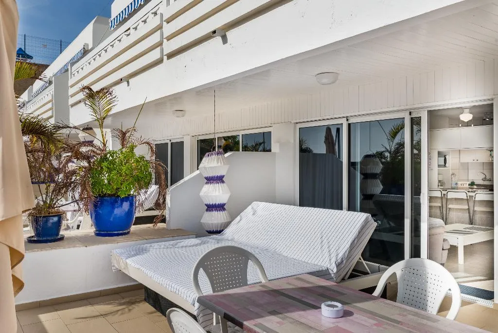 FAMILY ROOM DELUXE WITH TERRACE Room, Palm Suites, Gran Canaria