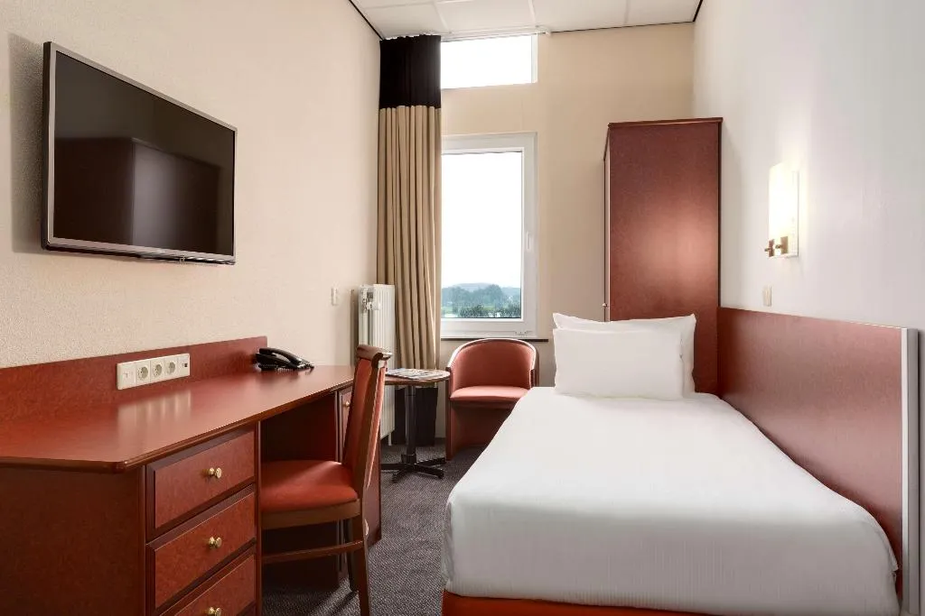 Room, NH Arnhem Rijnhotel, Amsterdam