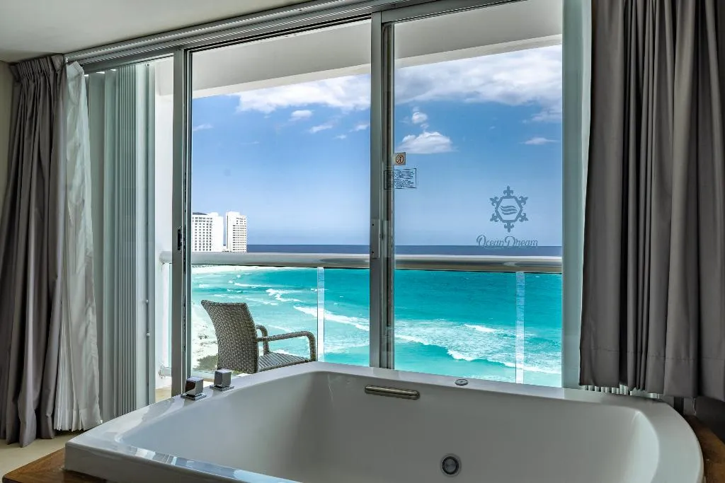 DOUBLE SEA VIEW KING BED Room, Ocean Dream Cancun by GuruHotel, Cancun Area
