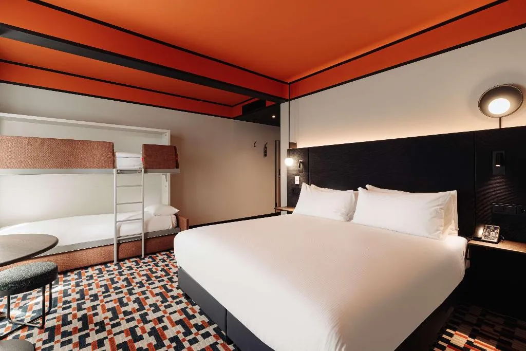 FAMILY ROOM STANDARD Room, DoubleTree by Hilton Amsterdam Centraal Station, Amsterdam