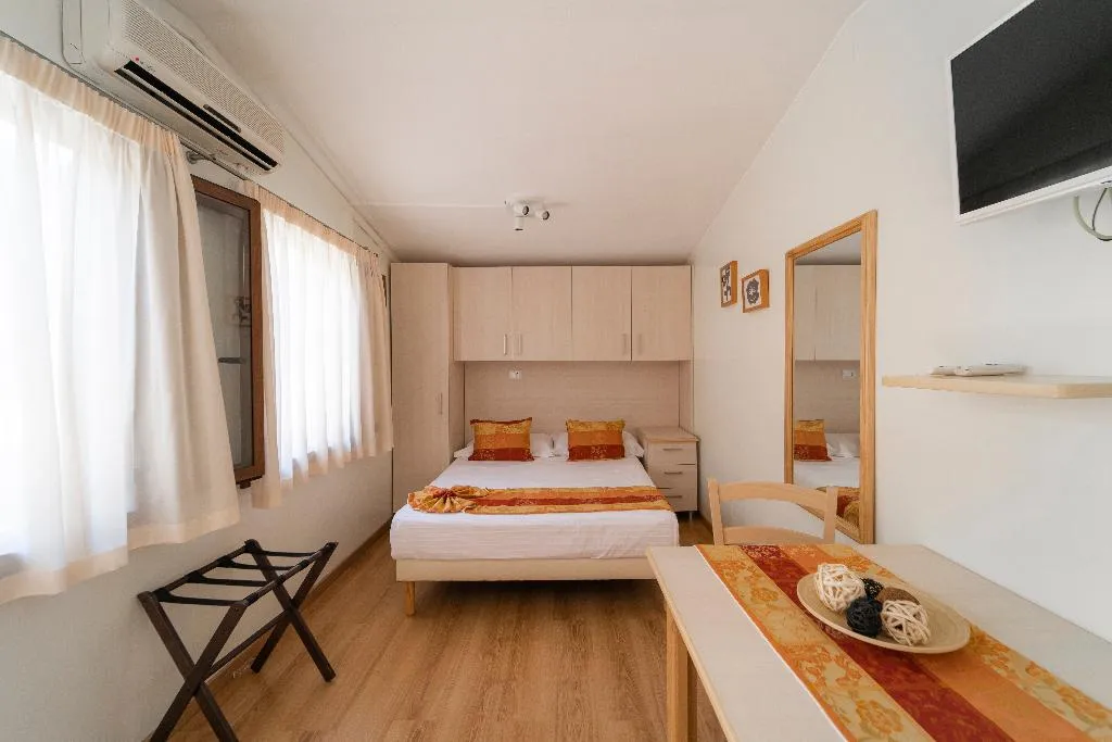BUNGALOW STANDARD Room, Casa Vacanza San Pietro, Naples