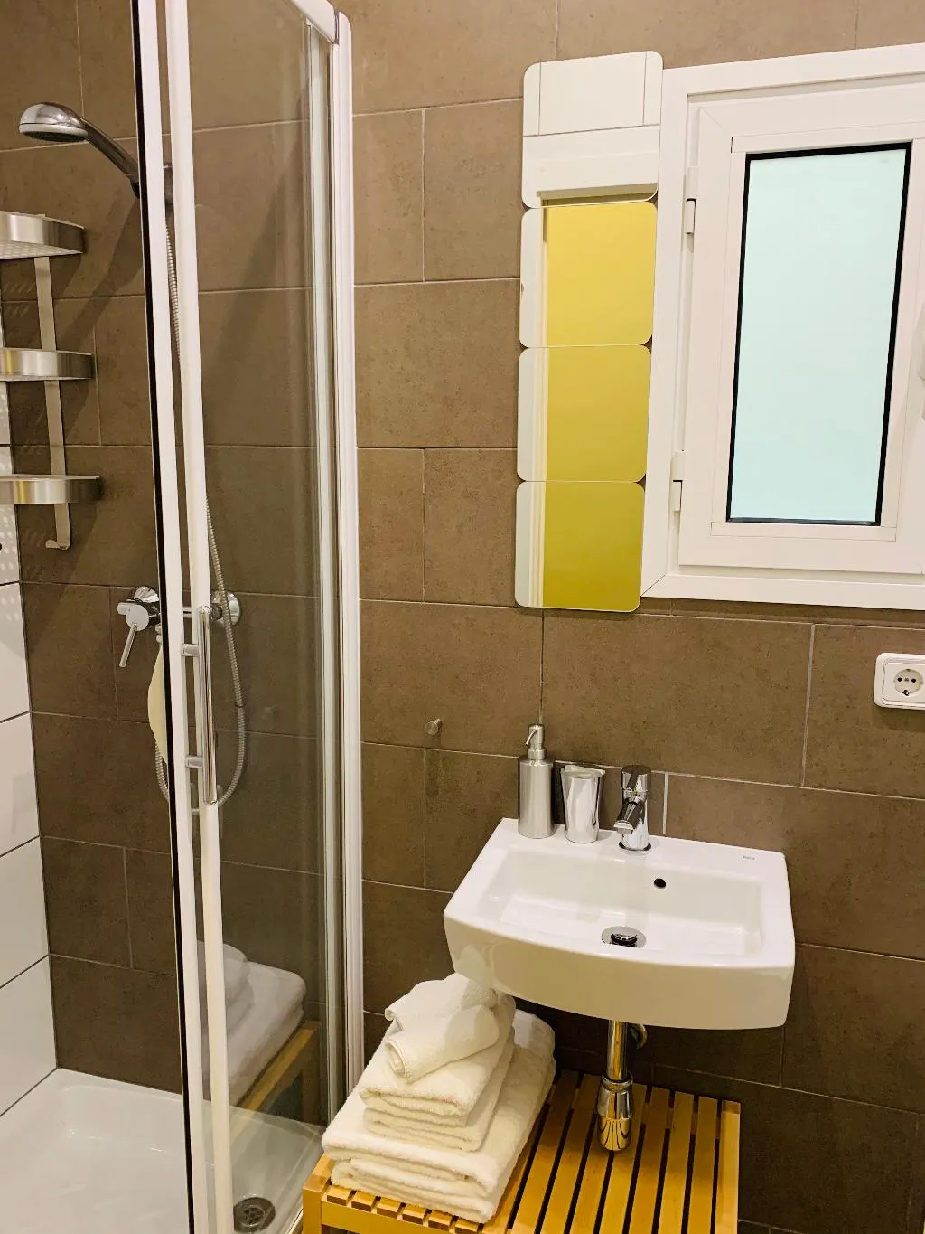TWIN Private external bathroom Room, Super Balmes Guest House, Barcelona