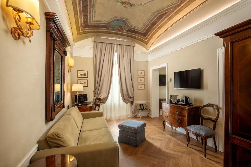 JUNIOR SUITE KING SIZE BED Room, Hotel Canada, BW Premier Collection, Rome