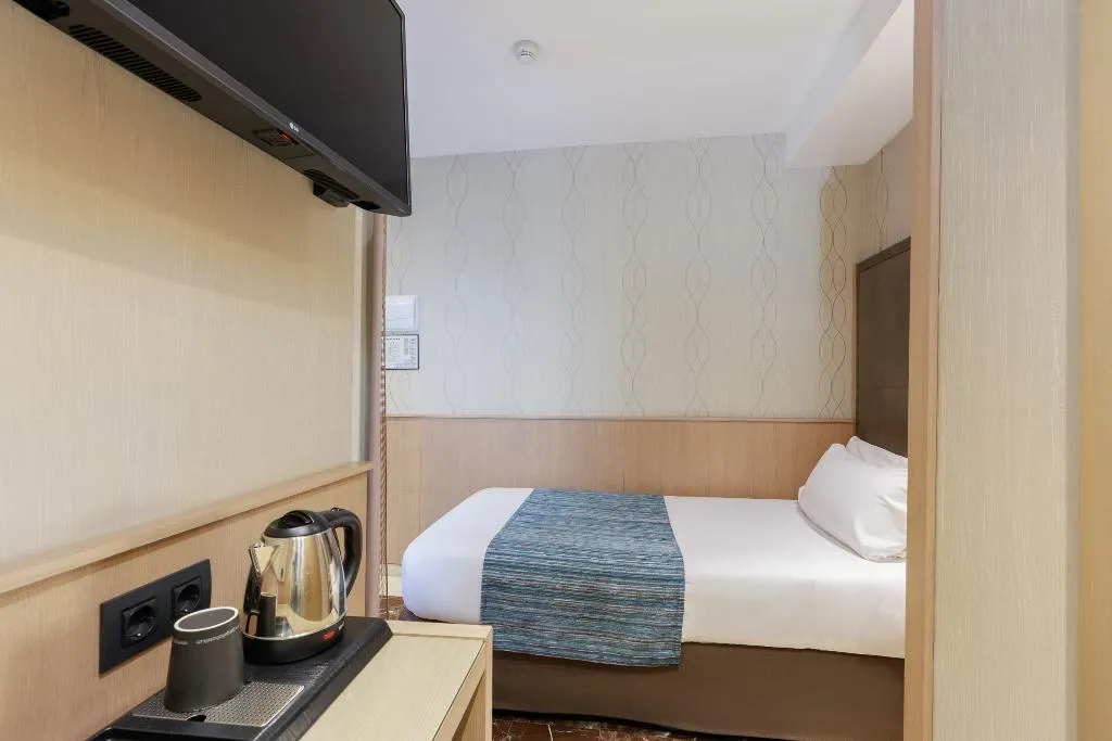SINGLE STANDARD Room, Hotel Gotico, Barcelona