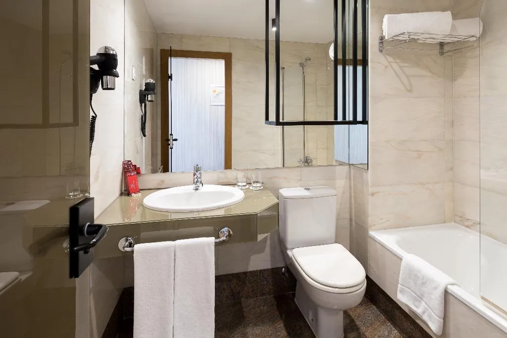 DOUBLE STANDARD Room, Rafaelhoteles Atocha, Madrid