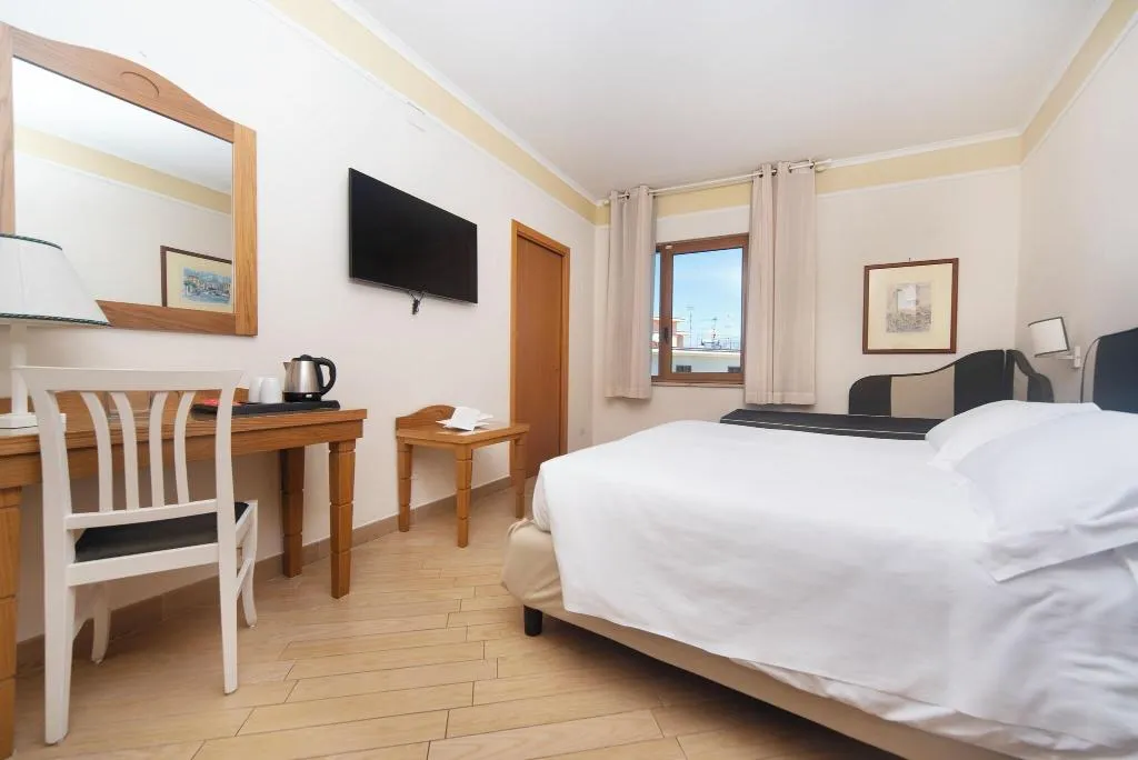 TRIPLE CLASSIC Room, Tourist, Naples
