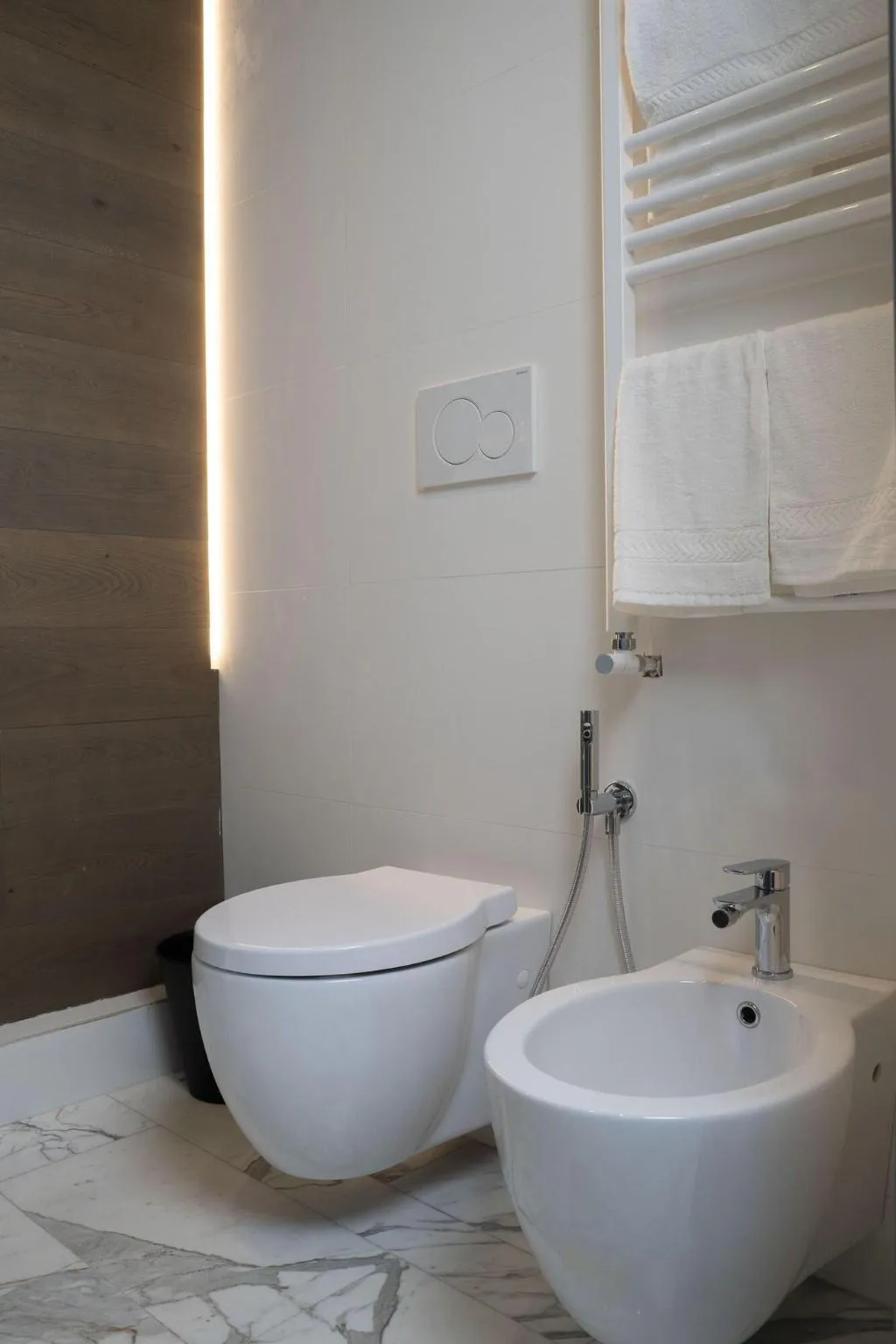 Room, Rettifilo 311, Naples