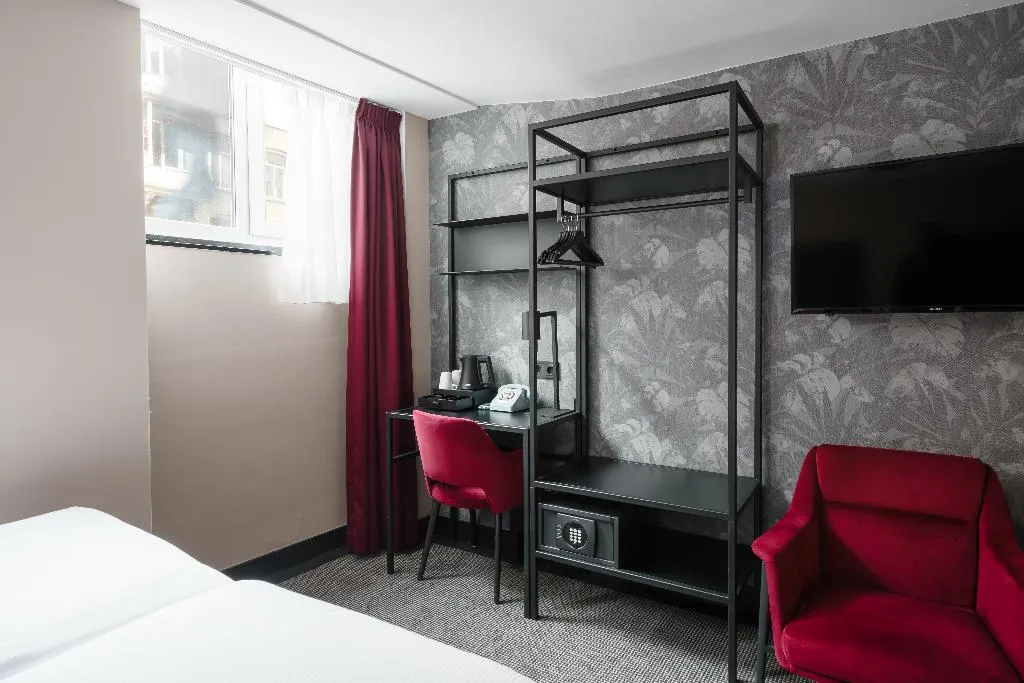 QUADRUPLE STANDARD Room, Krisotel, Amsterdam