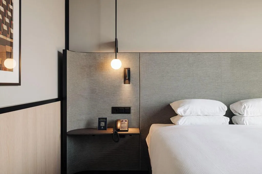 Room, DoubleTree by Hilton Amsterdam Centraal Station, Amsterdam