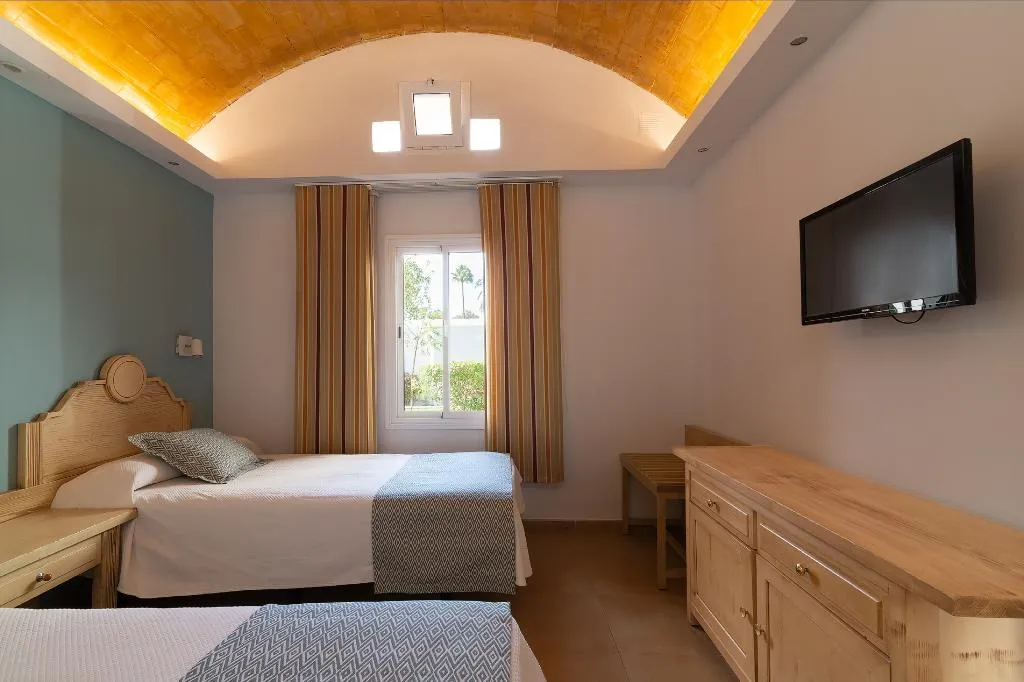 BUNGALOW CAPACITY 4 TWO BEDROOMS Room, Bungalows Cordial Biarritz, Gran Canaria