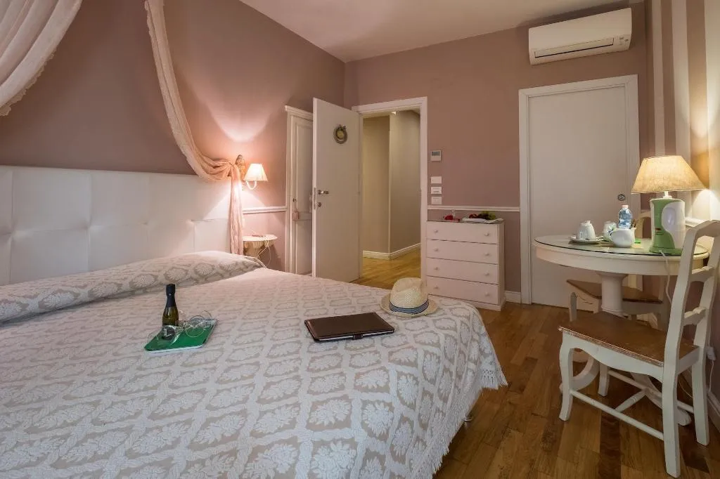 Room, B B Emozioni Fiorentine, Florence
