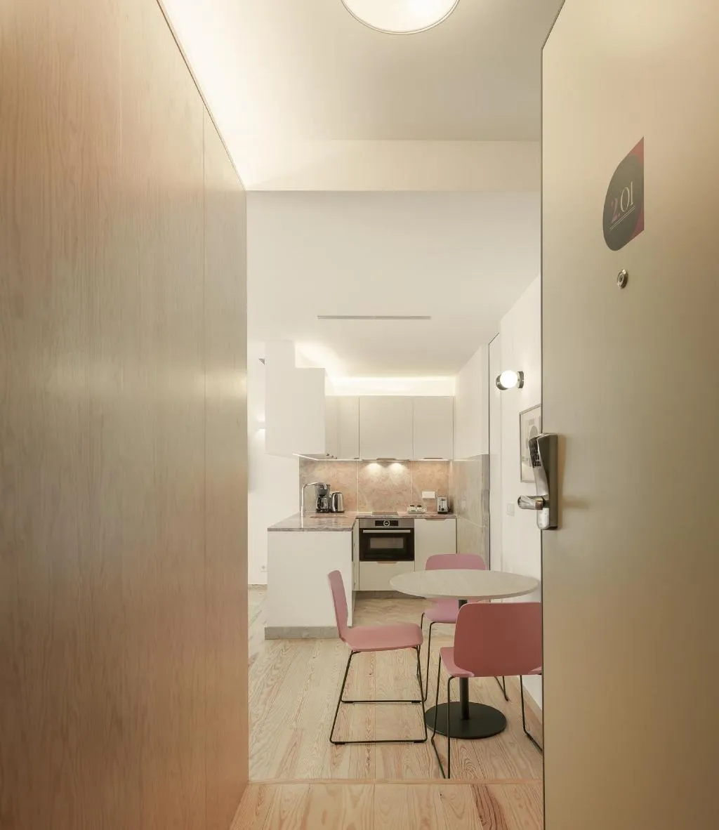 STUDIO STANDARD Room, Lisbon Serviced Apartments - Principe Real, Lisbon