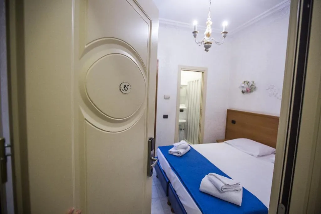 DOUBLE ANNEX Room, Grifo, Rome