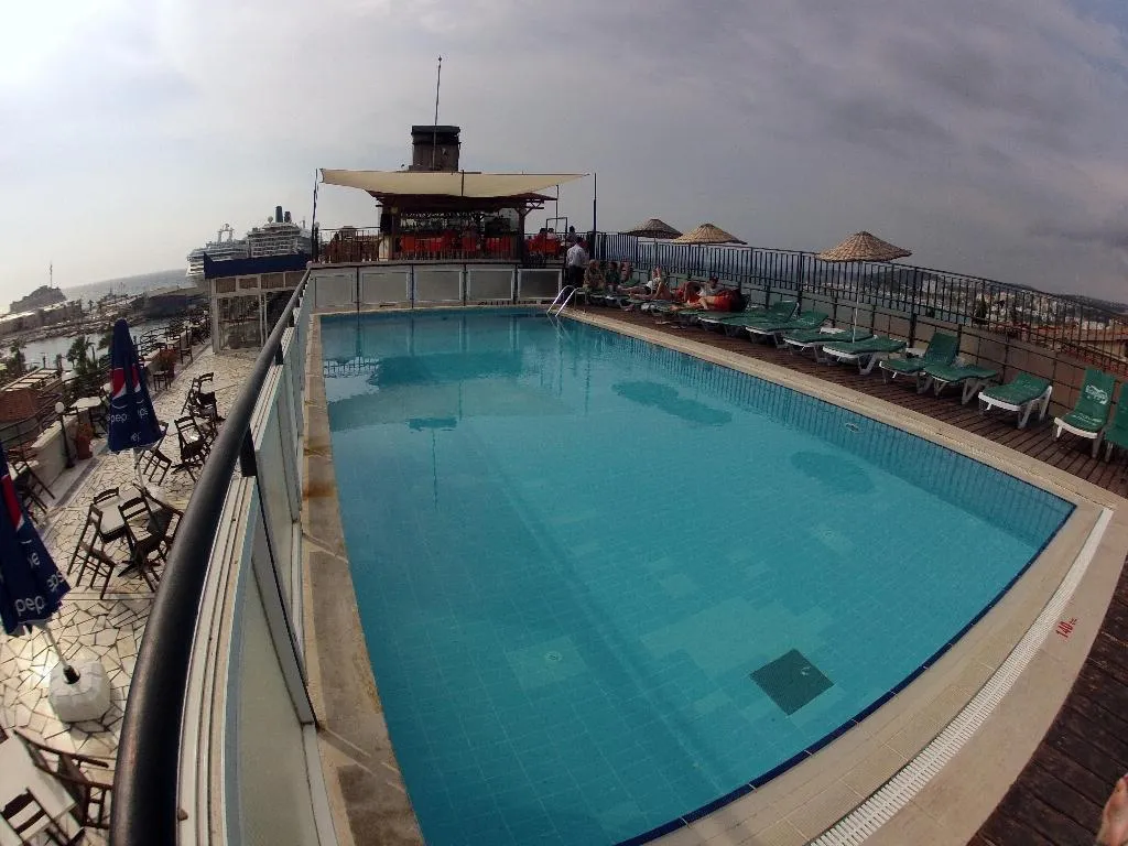 Pool, Surtel, Izmir