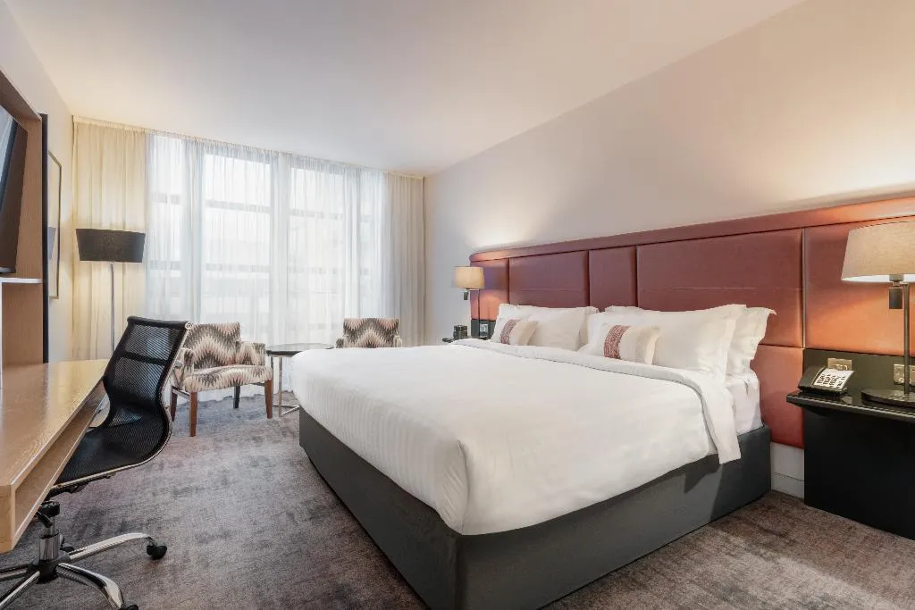 DOUBLE DELUXE KING BED Room, The Spencer Hotel, Dublin