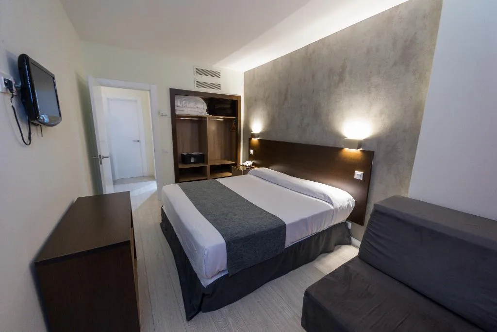 APARTMENT CAPACITY 7 Room, Apartamentos Recoletos, Madrid