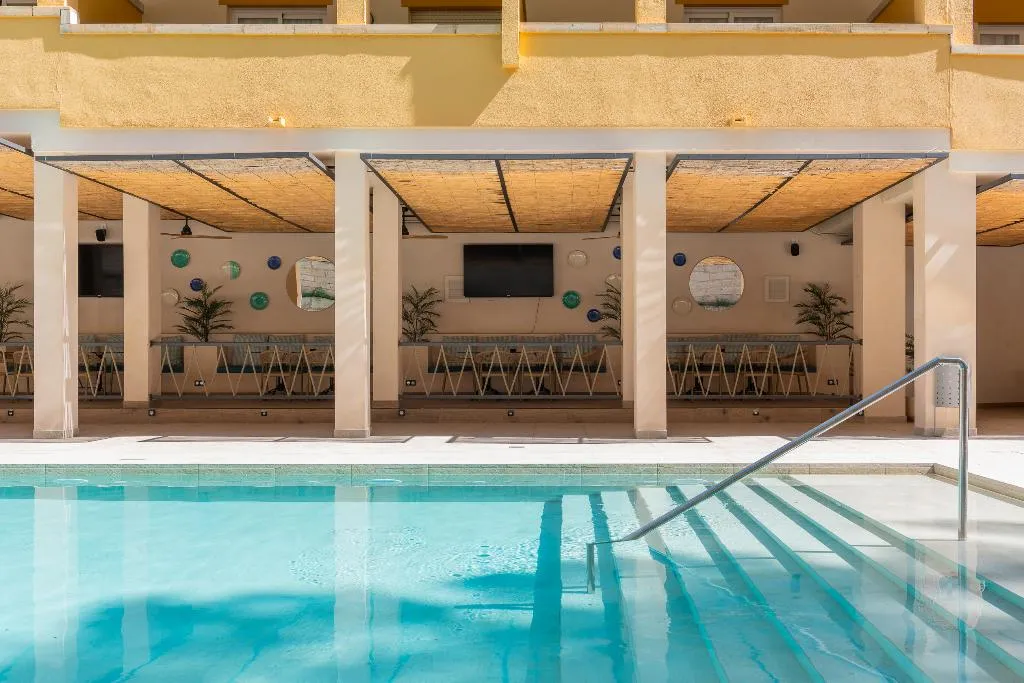 Pool, FLOR Los Almendros Apartamentos, Majorca
