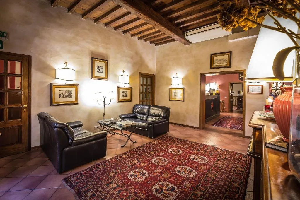 Lobby, Mario's, Florence