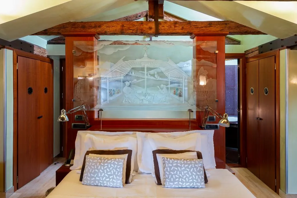 JUNIOR SUITE STANDARD Room, Ca Pisani, Venice