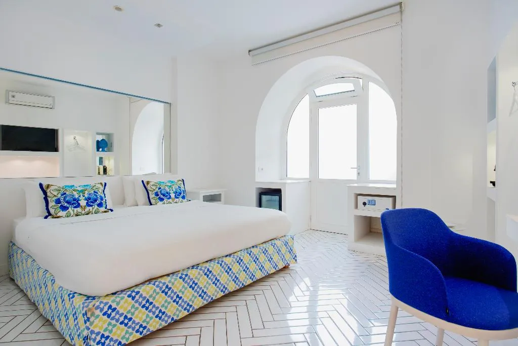 DOUBLE SUPERIOR Room, Relais Correale Rooms&Garden, Naples