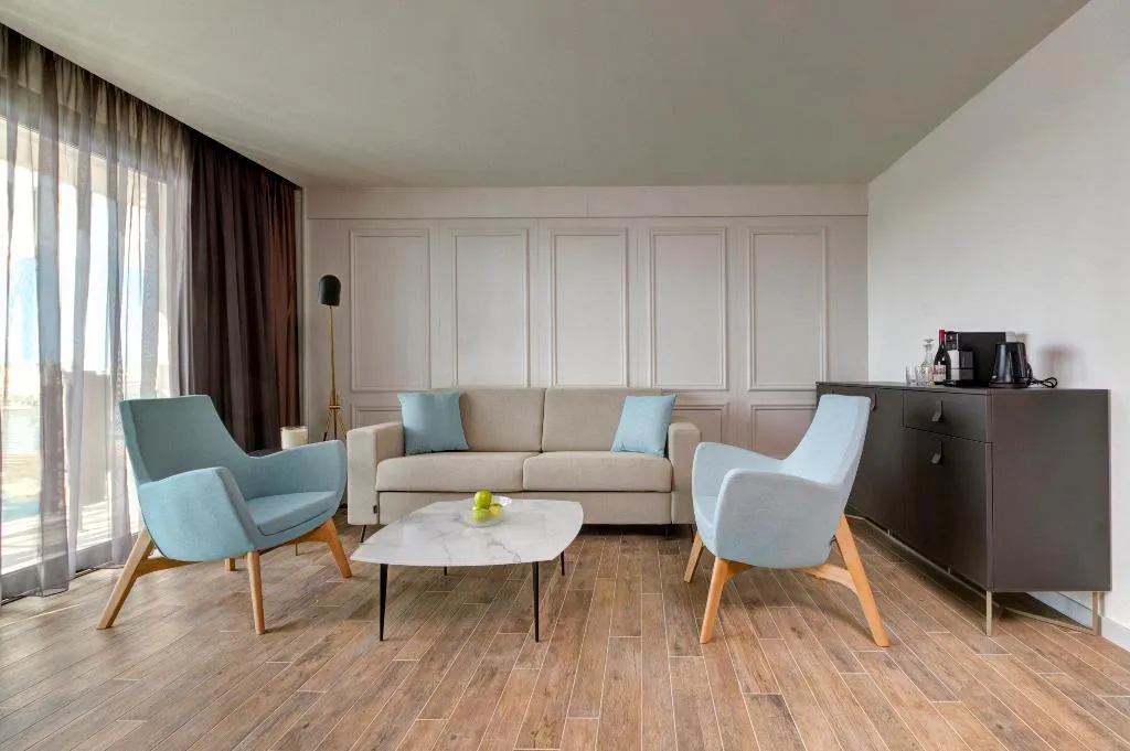 JUNIOR SUITE SUPERIOR SEA VIEW Room, Land's End Boutique Hotel, Malta