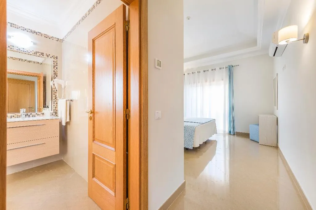 VILLA THREE BEDROOMS Room, Lakeside Country Club, Algarve