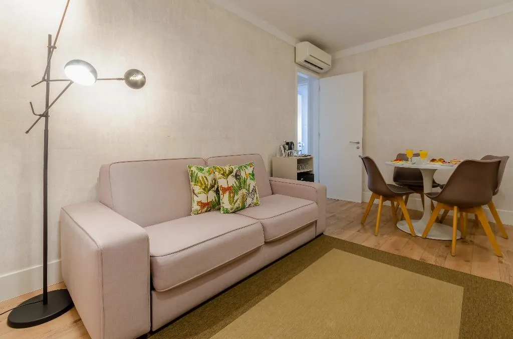 FAMILY ROOM CAPACITY 4 Room, LX51 Lisbon Center - Studios & Suites by APT IIN, Lisbon