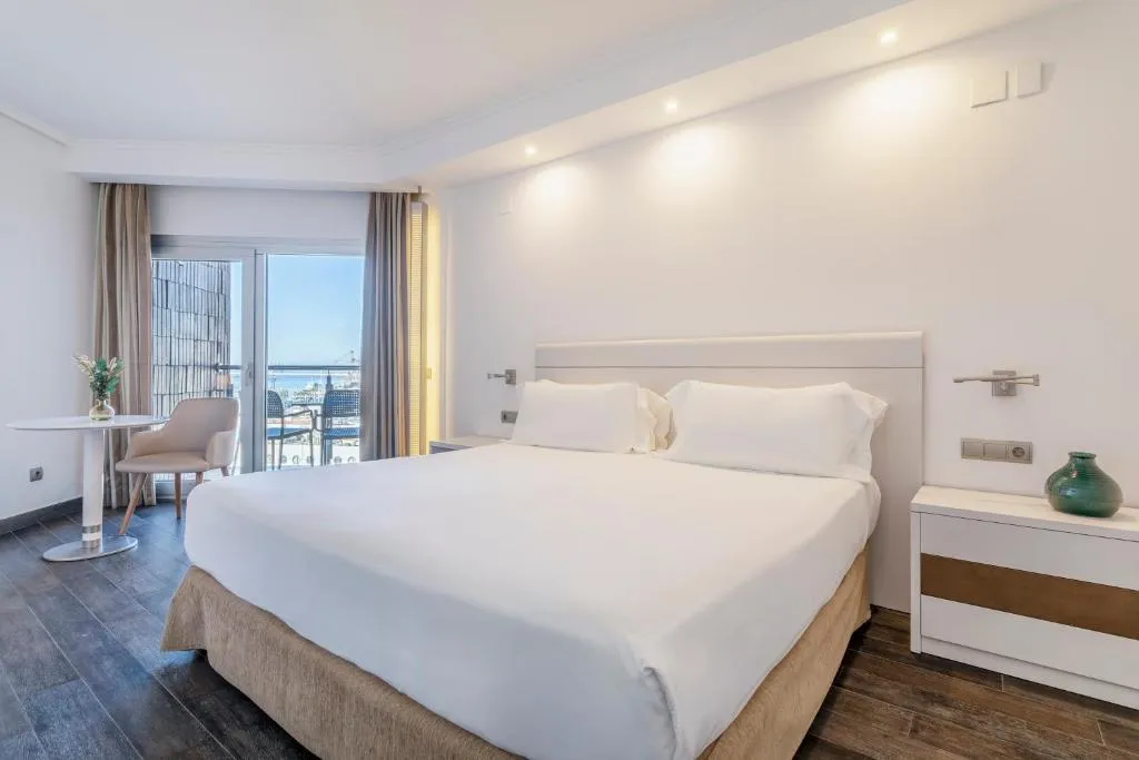 Double or Twin CONNECTING ROOM Room, Innside Alicante Porta Maris, Costa Blanca