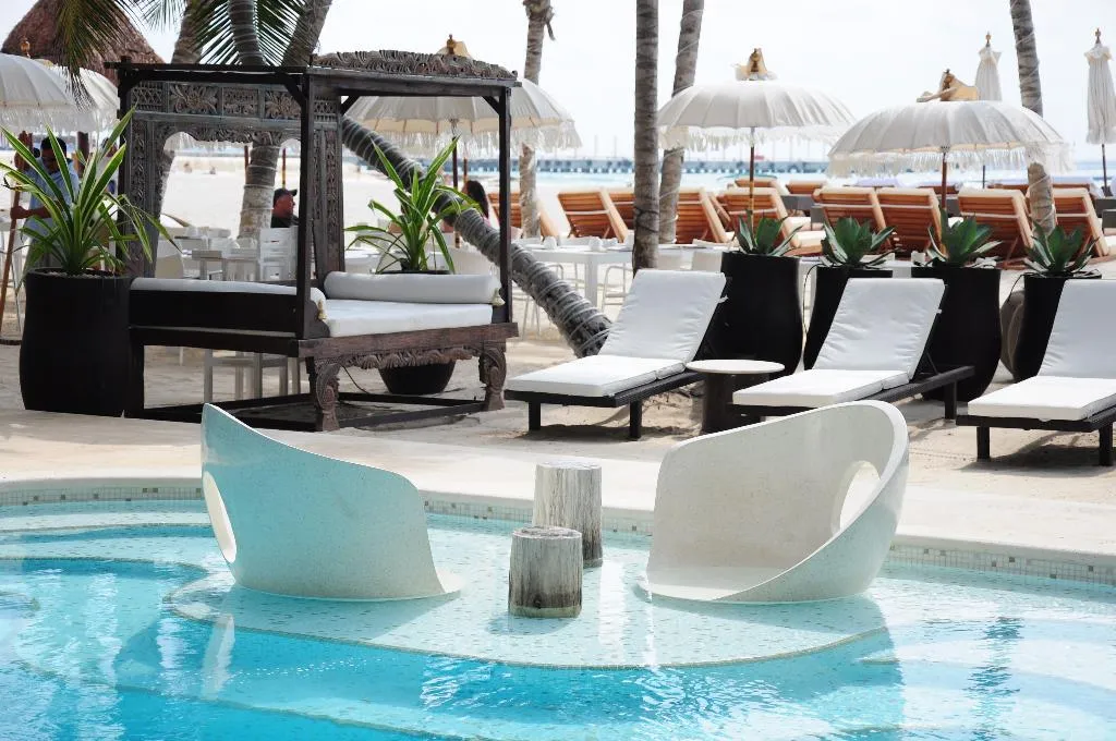 Pool, El Taj Ocean Front and Beachside Condo Hotel, Playa Del Carmen