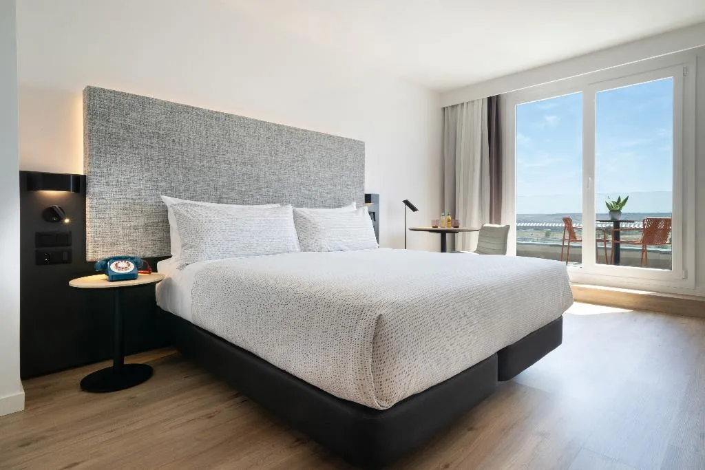 Double or Twin WITH TERRACE Room, Innside By Meliá Madrid Valdebebas, Madrid