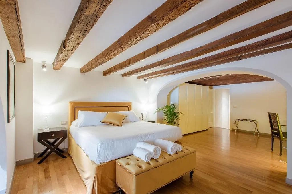 Room, Relais Tosinghi, Florence