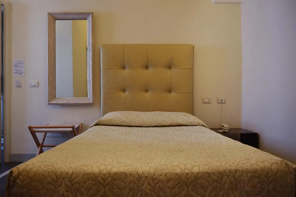 SINGLE STANDARD Room, Maison Tresnuraghes, Cagliari
